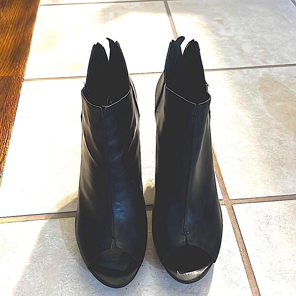 Bob Makowsky tall black leather spike “biker” style platform heels 8M! EUC - Picture 3 of 7